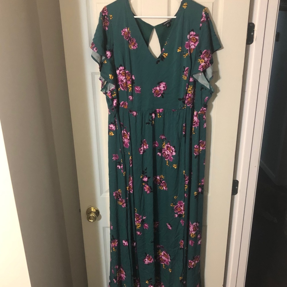 TORRID Maxi Dress. NWOT. SIZE 4X